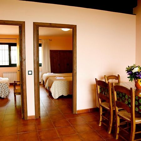 Las Casas De Agapito Poyales Del Hoyo Exteriör bild