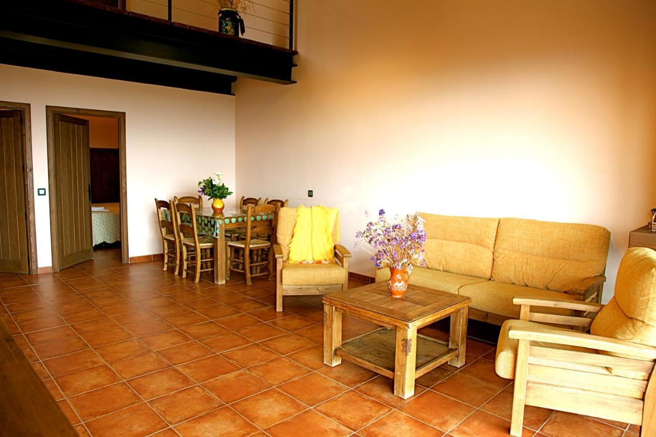 Las Casas De Agapito Poyales Del Hoyo Exteriör bild