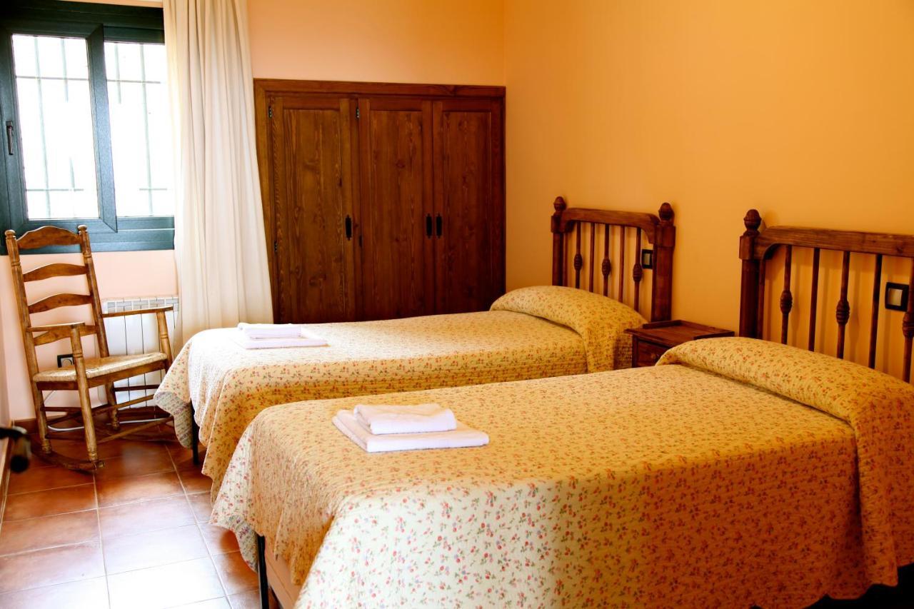 Las Casas De Agapito Poyales Del Hoyo Exteriör bild